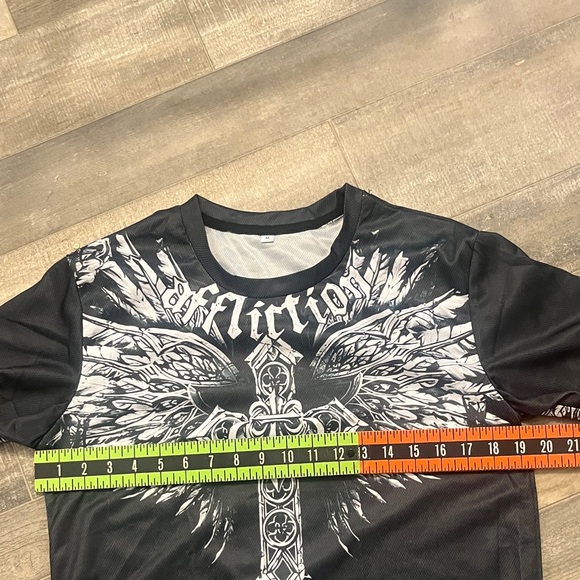 Black Graphic T-Shirt with Cross Design - Picture 3 of 7